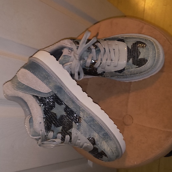 UGG Highland Sneakers Size 10 NWOB - Picture 4 of 8